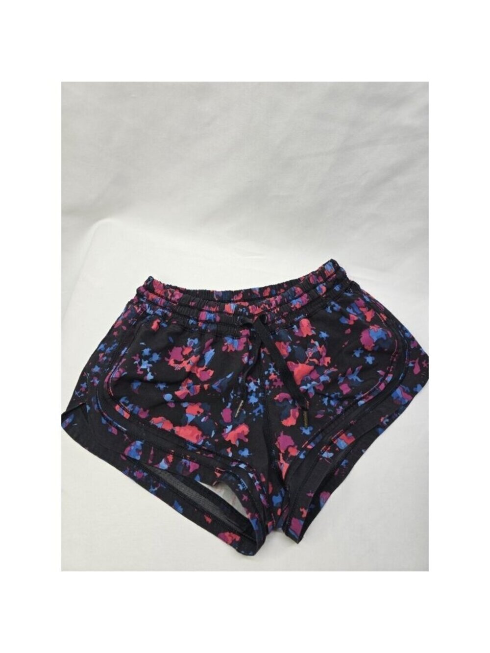 Lululemon Make A Move Short (Dandy Digie Multi) SIZE 4- READ
